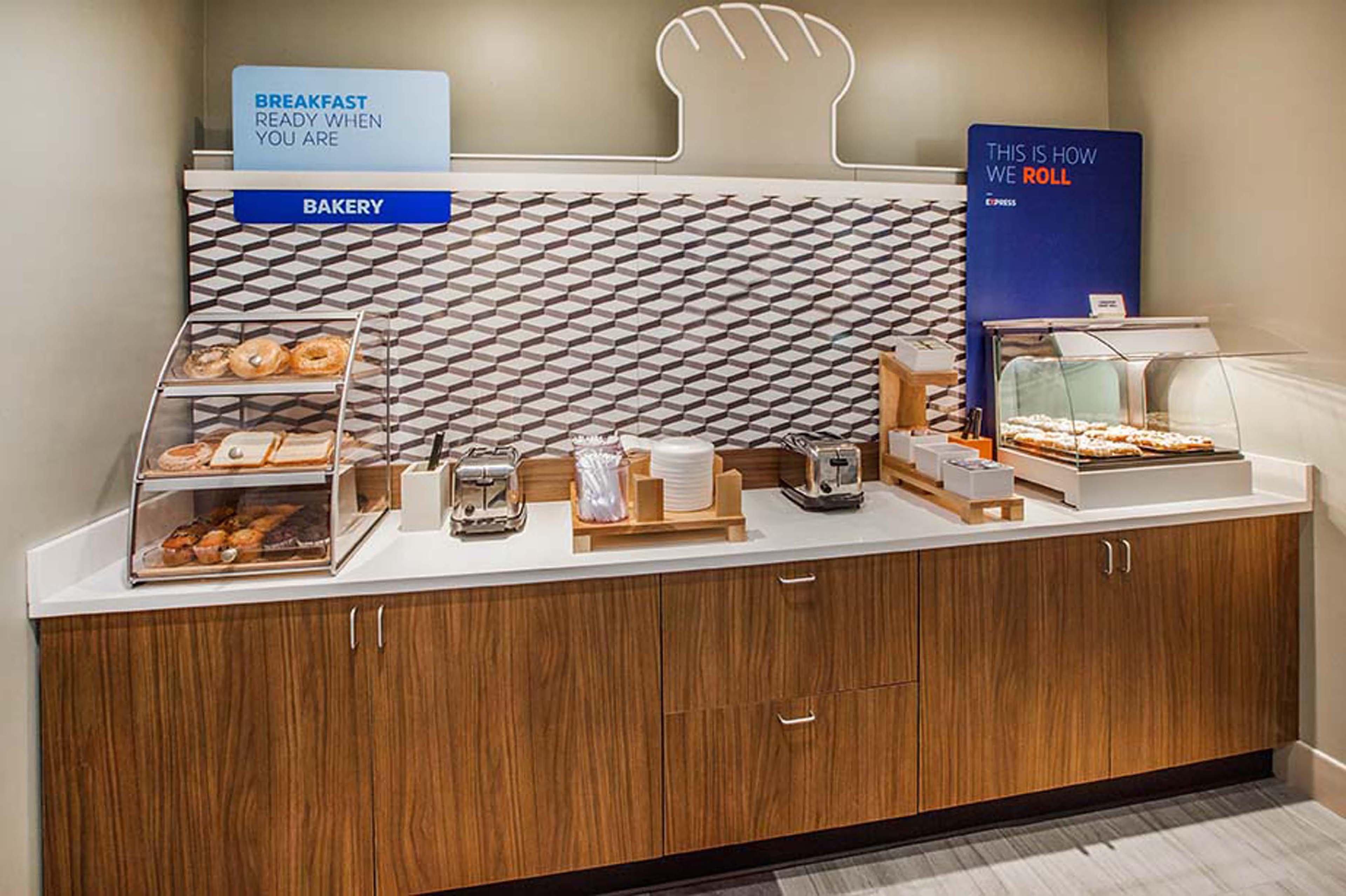 Holiday Inn Express Romulus / Detroit Airport By Ihg Екстер'єр фото