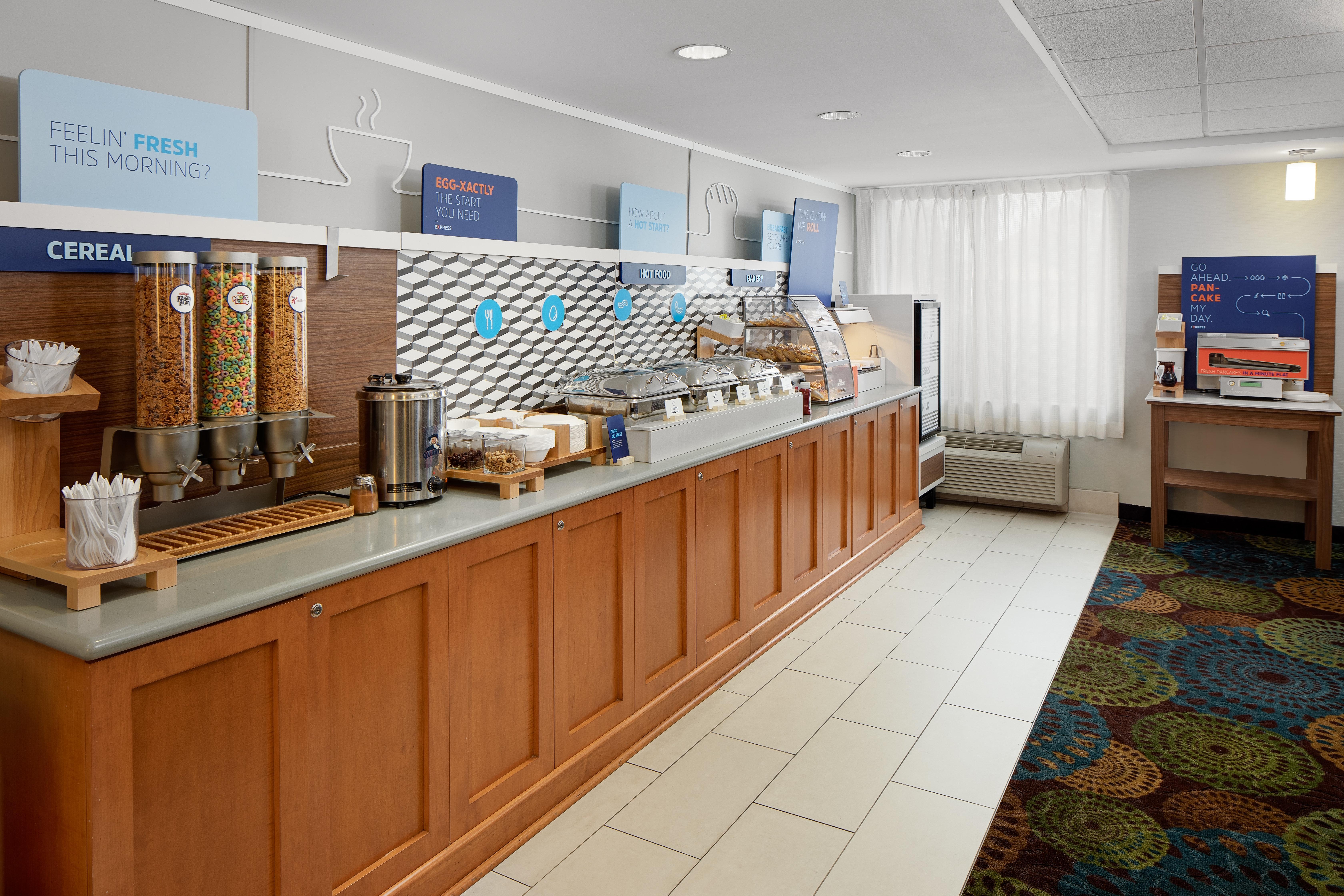 Holiday Inn Express Romulus / Detroit Airport By Ihg Екстер'єр фото