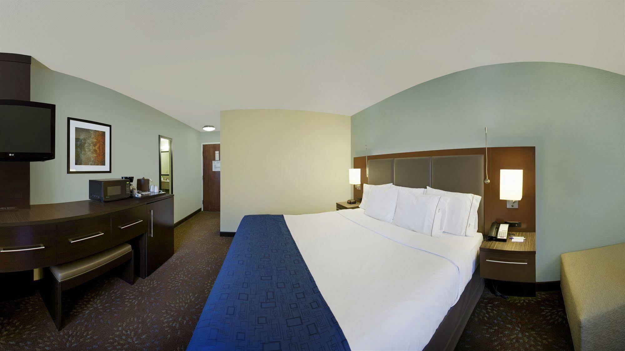 Holiday Inn Express Romulus / Detroit Airport By Ihg Екстер'єр фото