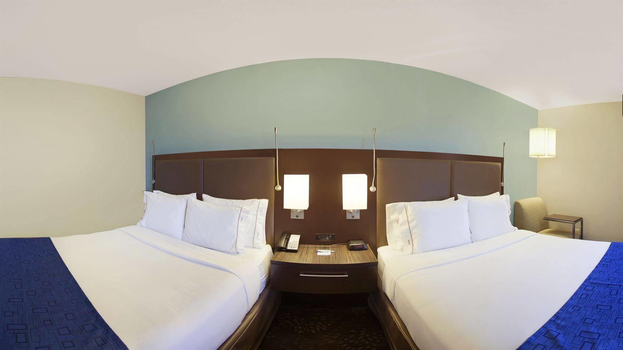 Holiday Inn Express Romulus / Detroit Airport By Ihg Екстер'єр фото