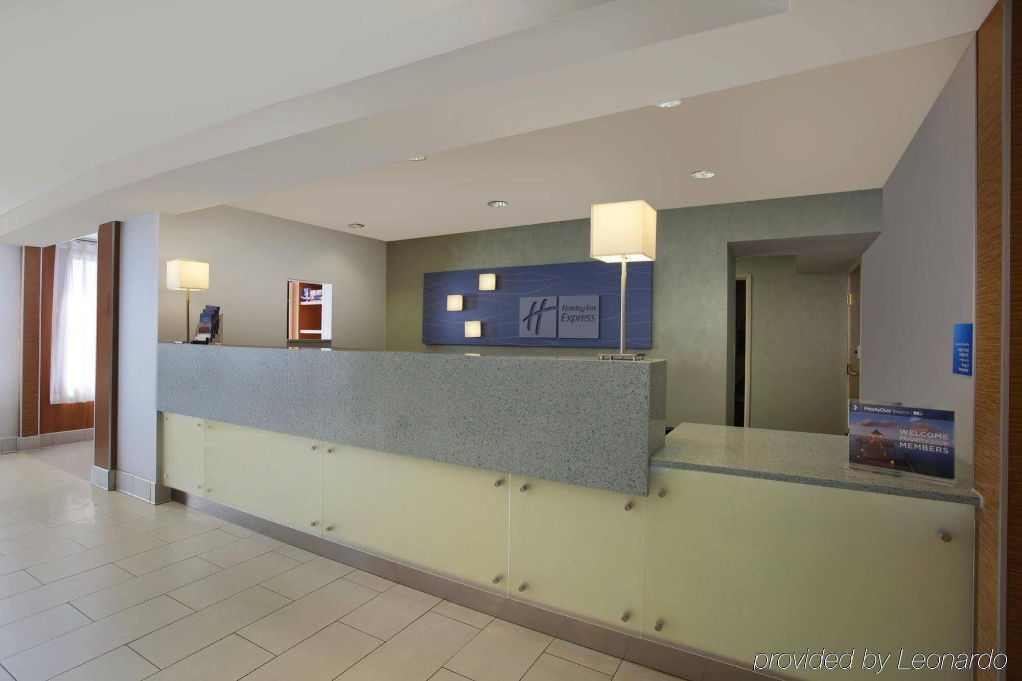 Holiday Inn Express Romulus / Detroit Airport By Ihg Екстер'єр фото